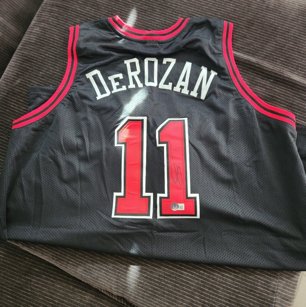DeMar DeRozan Autographed Chicago Bulls Jersey